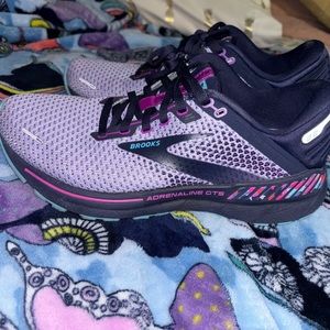 Brooks Adrenaline GTS 22